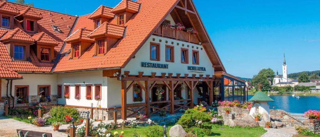 Hotel Leyla Frymburk Ngoại thất bức ảnh