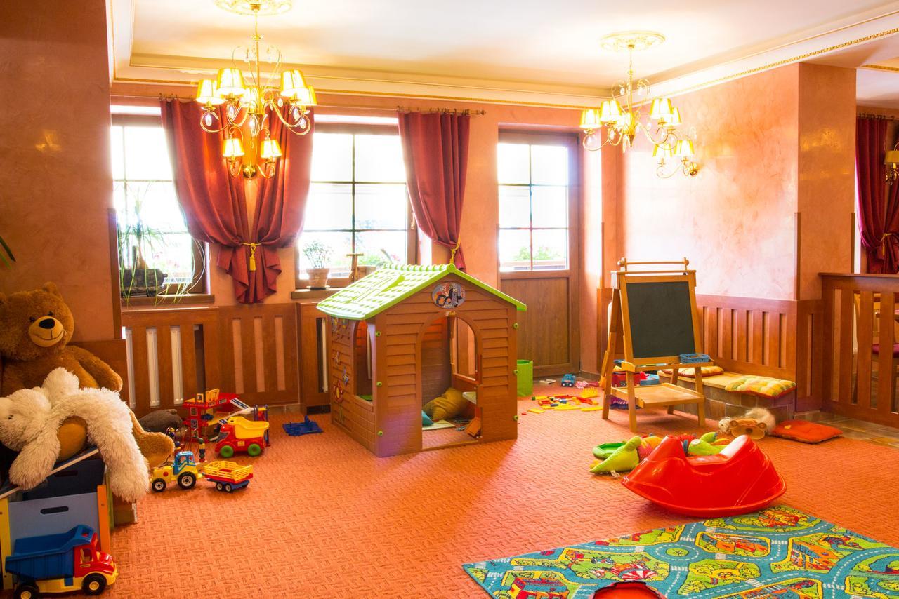 Hotel Leyla Frymburk Ngoại thất bức ảnh